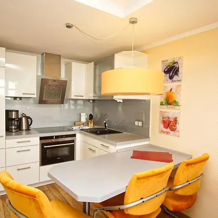 Mit Meerblick Und Balkon, Gratis Nutzung Vom Ahoi Erlebnisbad Und Sauna In Sellin - Meeresblick 40 Goehren (Ruegen)